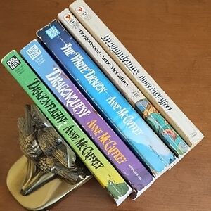 Dragonriders Of Pern 5 Books Anne McCaffrey Sci-fi Fantasy Dragons Adventure